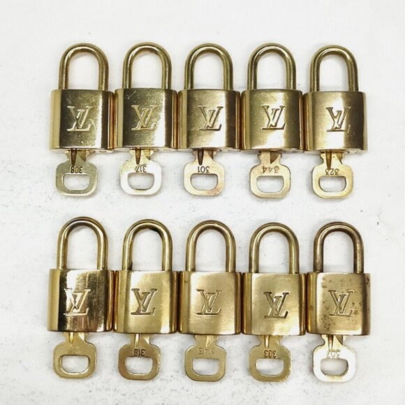 🔐 1 Louis Vuitton LV Padlock Lock + Key Set  for Luggage or Necklace - Picture 1 of 11